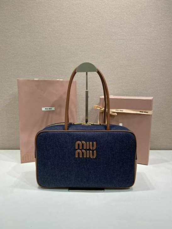 Picture of Miu Miu Handbags _SKUfw242321962fw